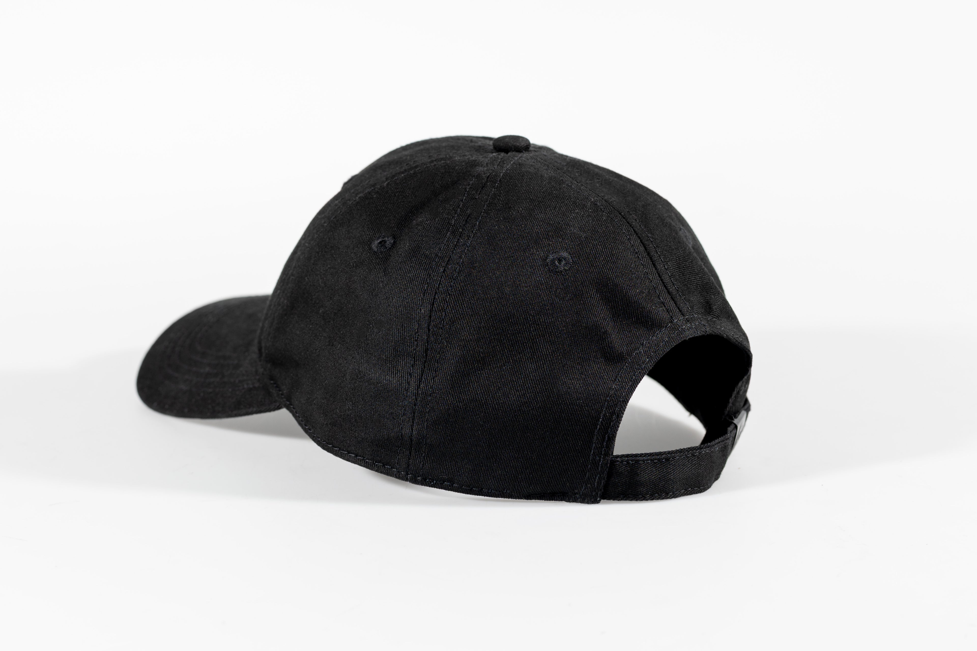 MC® Essential Cap – Black Edition