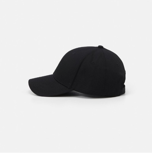 MC® Essential Cap – Black Edition